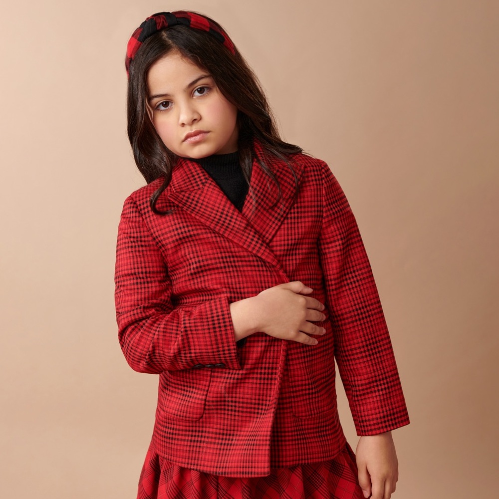 Zara red checkered blazer. 80’s fit with shoulder pads. Really cute piece. New